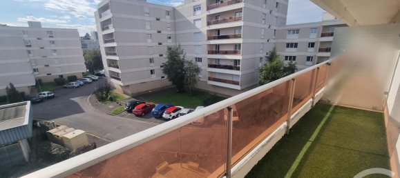 Studio à Saint-Jean-de-Braye, France No. 221769 3