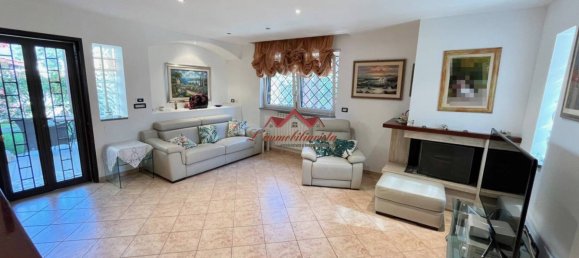 3 bedrooms Villa in Casamassima, Italy No. 168864 3