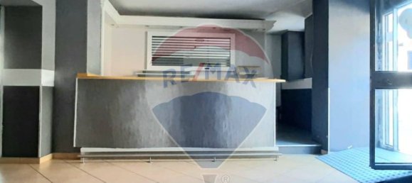 2 rooms Commercial property in Varese, Italy No. 58226 3
