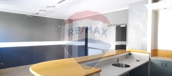 2 rooms Commercial property in Varese, Italy No. 58226 5