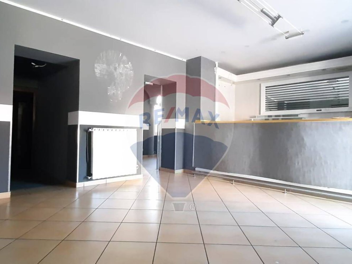 2 rooms Commercial property in Varese, Italy No. 58226