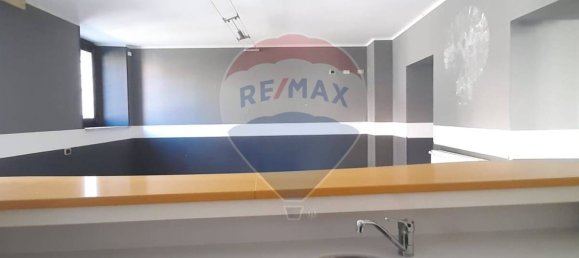 2 rooms Commercial property in Varese, Italy No. 58226 8