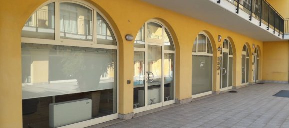 7-Zimmer Gewerbliche Immobilie in Muggiò, Italy, Nr. 64631 5