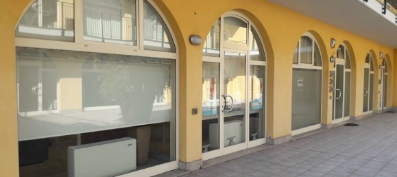 7-Zimmer Gewerbliche Immobilie in Muggiò, Italy, Nr. 64631 7