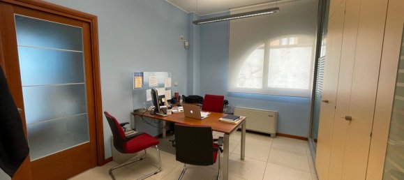 7-Zimmer Gewerbliche Immobilie in Muggiò, Italy, Nr. 64631 16