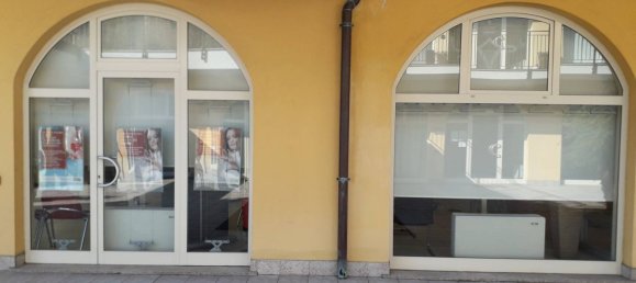 7-Zimmer Gewerbliche Immobilie in Muggiò, Italy, Nr. 64631 8