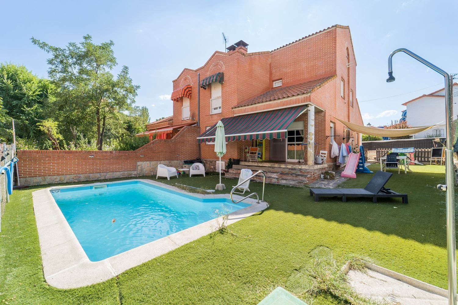 4 bedrooms House in Sevilla la Nueva, Spain No. 170783