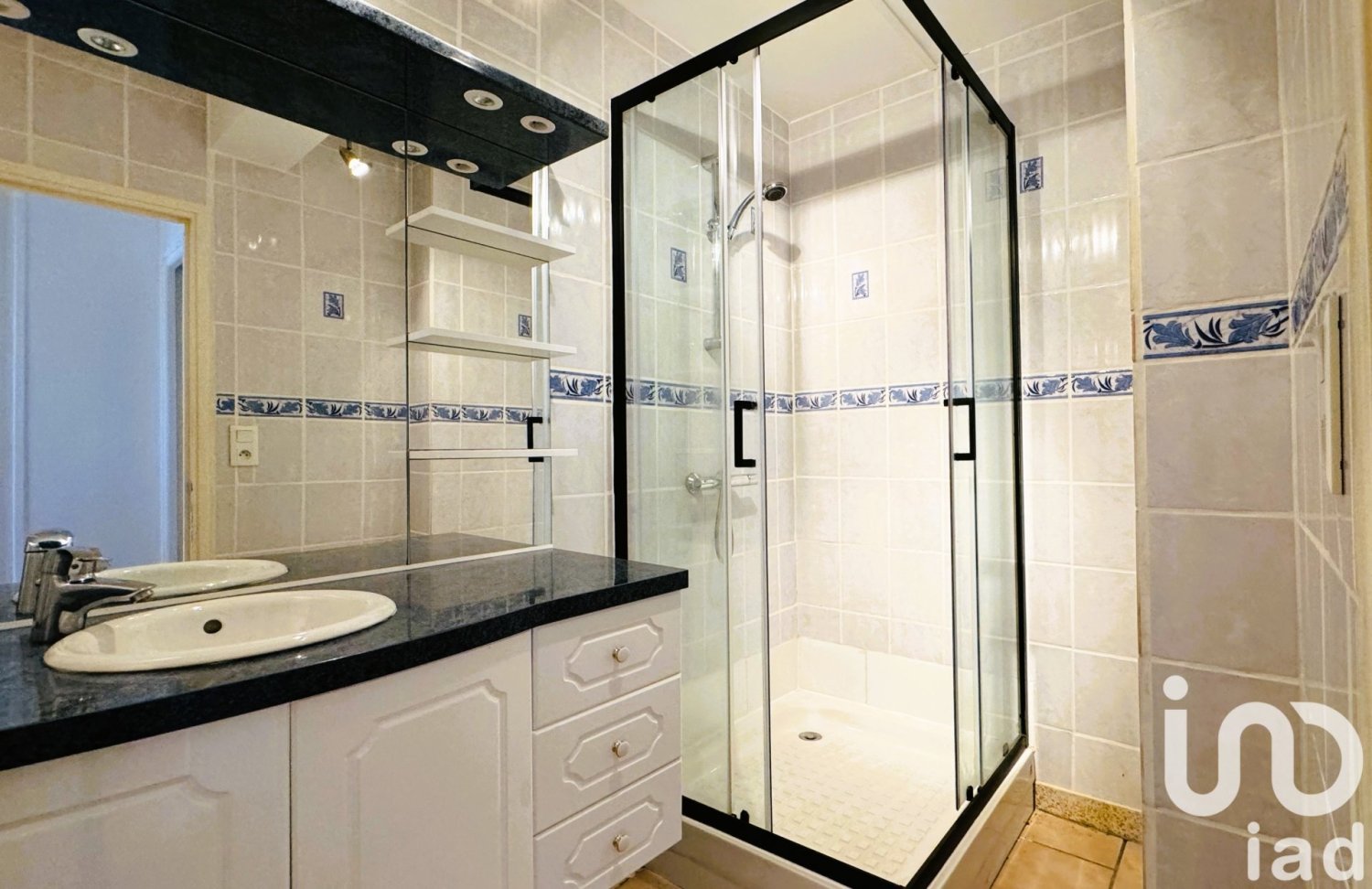 3 bedrooms Apartment in Troyes, France No. 242430