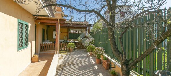 3 Schlafzimmer Wohnung in Mentana, Italy, Nr. 52339 2