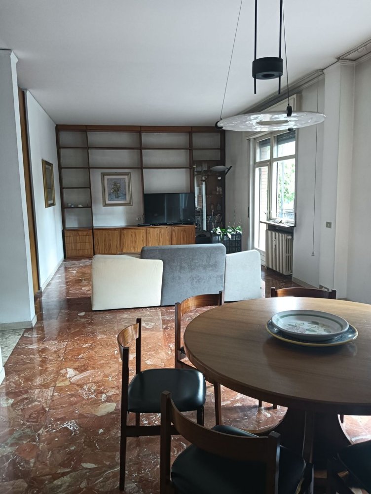 5 bedrooms Apartment in Verona, Italy No. 336696