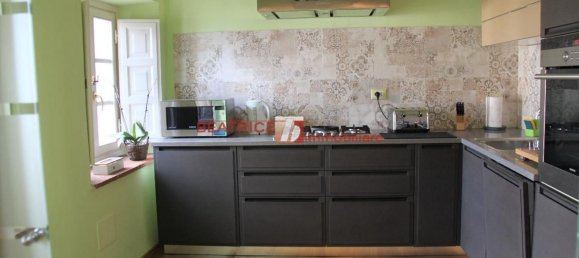 5 rooms Apartment in Lucca, Italy No. 14317 8