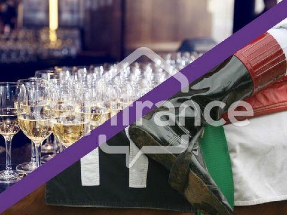 200m² Office in Avignon, France No. 17851