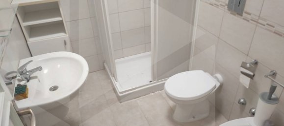 2-salle Appartement à Bari, Italy No. 29869 25