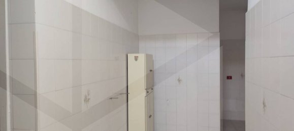 2-salle Appartement à Bari, Italy No. 29869 24