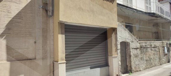 2-salle Appartement à Bari, Italy No. 29869 13