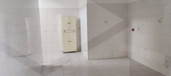 2-salle Appartement à Bari, Italy No. 29869 21