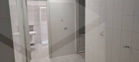 2-salle Appartement à Bari, Italy No. 29869 22