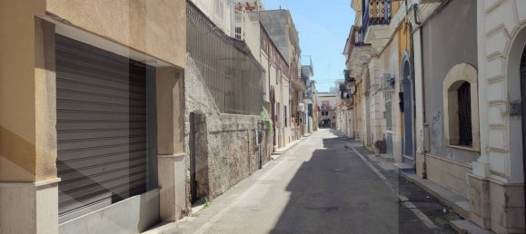 2-salle Appartement à Bari, Italy No. 29869 16