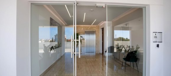 3 habitaciónes apartamento en venta en Larnaca, Larnaka, Cyprus № 25496 12
