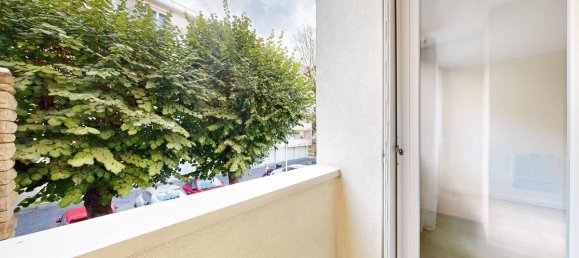 2 bedrooms Apartment in Saint-Maur-des-Fosses, France No. 167962 2