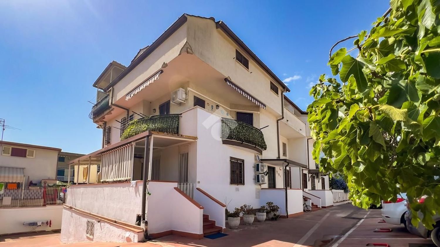 5 rooms Apartment in Formia, Italy No. 266029