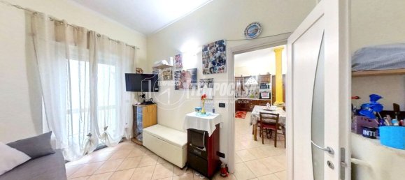 3 rooms Apartment in Turin, Italy No. 148634 10