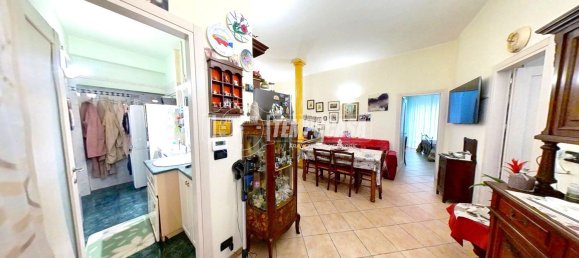 3 rooms Apartment in Turin, Italy No. 148634 3