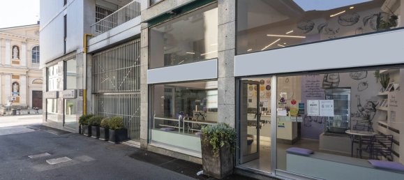 3-Zimmer Gewerbliche Immobilie in Monza, Italy, Nr. 122201 2