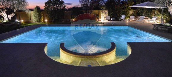 6 bedrooms Villa in Pietrasanta, Italy No. 38809 9
