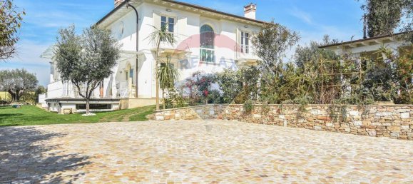 6 bedrooms Villa in Pietrasanta, Italy No. 38809 36