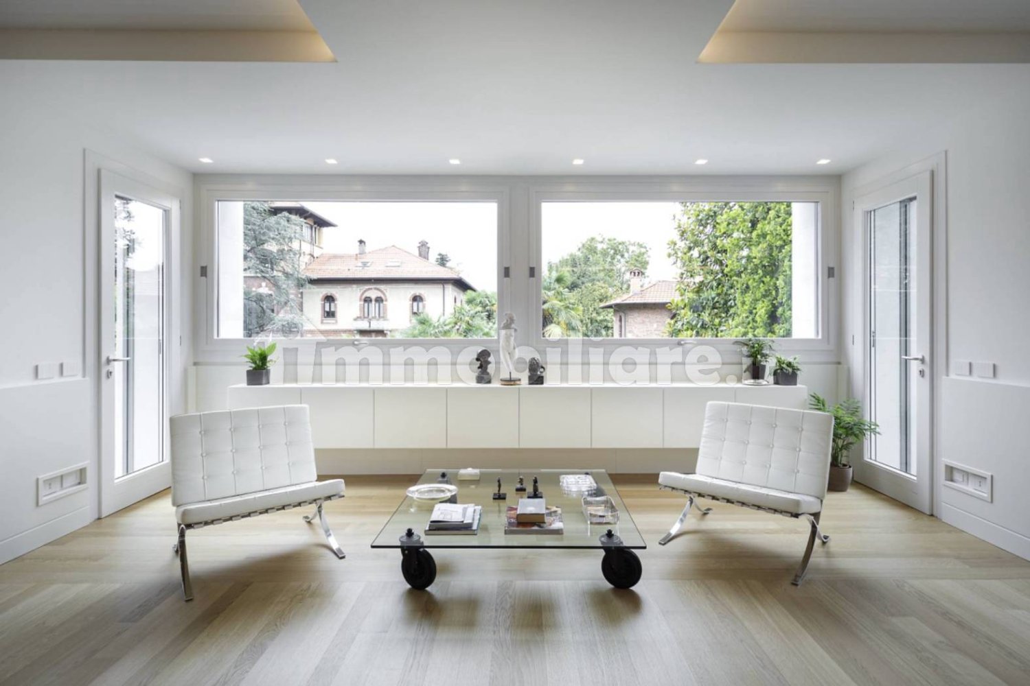 4 bedrooms Villa in Varese, Italy No. 397441