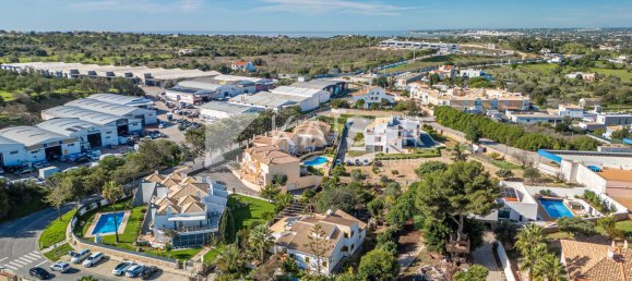 5 bedrooms Villa in Albufeira, Portugal No. 130972 6