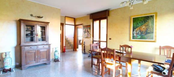 Villa de 7 habitaciónes en Santena, Italy No. 5706 24