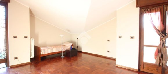 Villa de 7 habitaciónes en Santena, Italy No. 5706 61