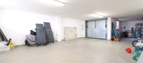 Villa de 7 habitaciónes en Santena, Italy No. 5706 78