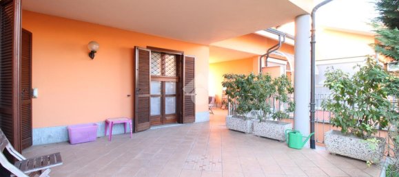 Villa de 7 habitaciónes en Santena, Italy No. 5706 5