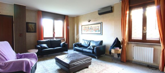 Villa de 7 habitaciónes en Santena, Italy No. 5706 26