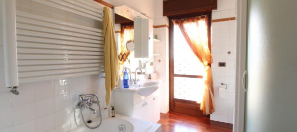 Villa de 7 habitaciónes en Santena, Italy No. 5706 53