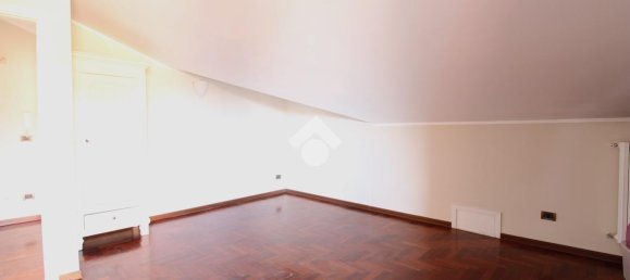 Villa de 7 habitaciónes en Santena, Italy No. 5706 62