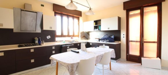 Villa de 7 habitaciónes en Santena, Italy No. 5706 31