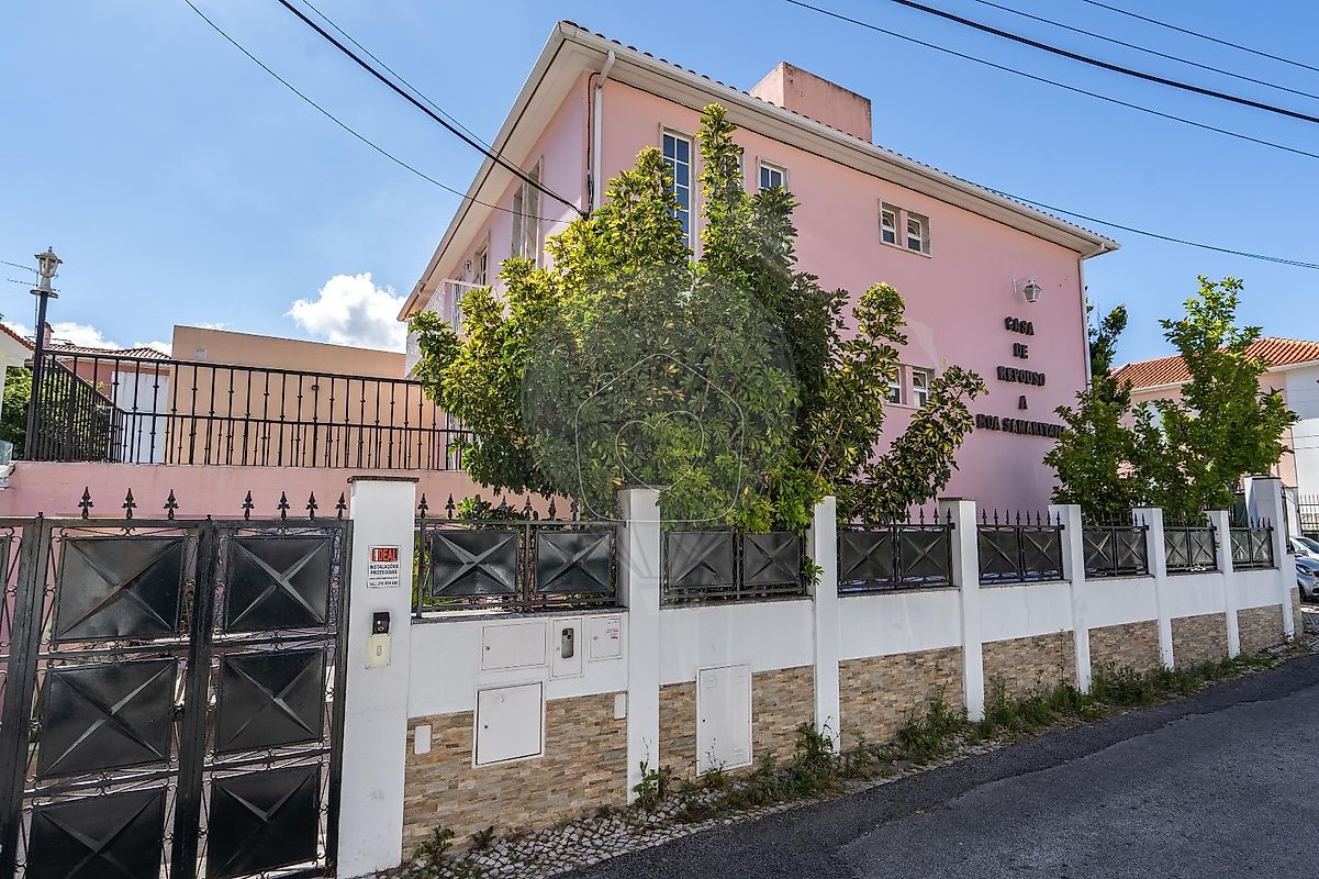 12 bedrooms House in Lisbon, Portugal No. 50702