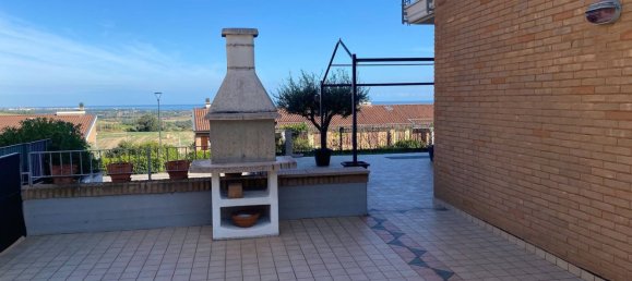 4 bedrooms Apartment in San Costanzo, Italy No. 342696 7