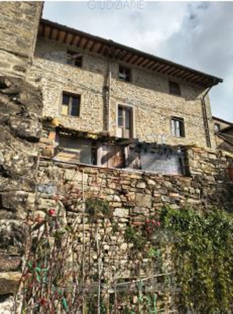 5 bedrooms House in Pescia, Italy No. 342625