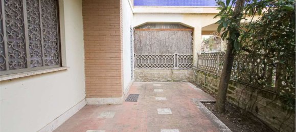 Casa de 3 divisões em Pomezia, Italy N.º 202447 44