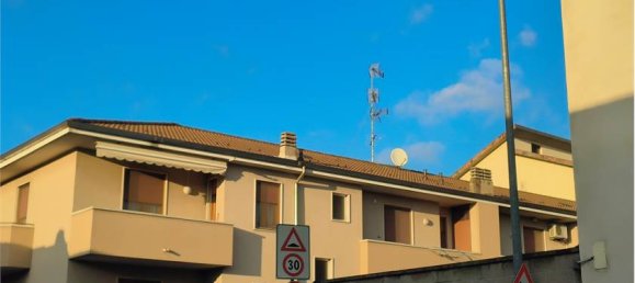 2 Schlafzimmer Wohnung in Novara, Italy, Nr. 82272 11