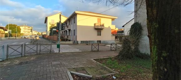 2 Schlafzimmer Wohnung in Novara, Italy, Nr. 82272 12