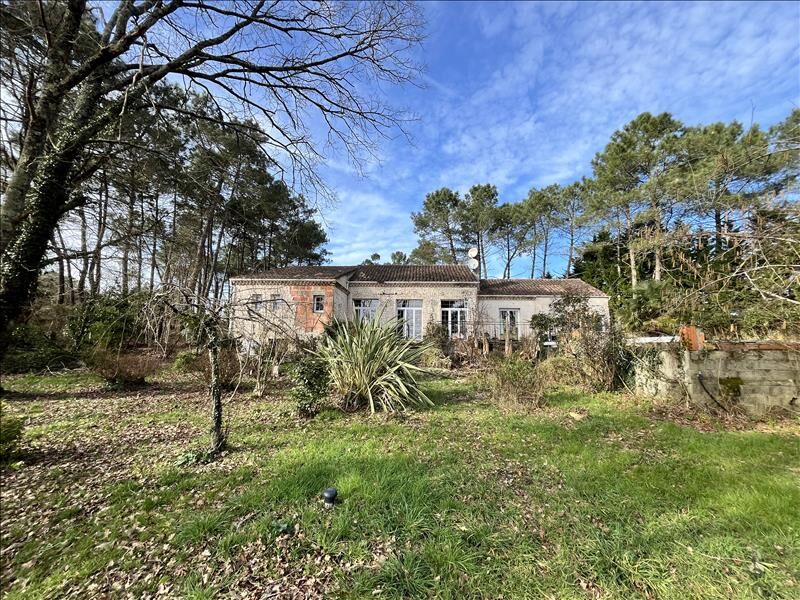 4 bedrooms House in Saint-Remy, France No. 322032