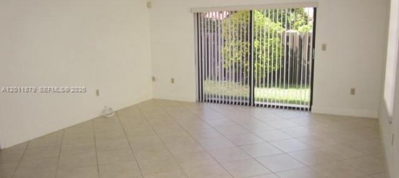 3 Schlafzimmer Villa in Miami, USA, Nr. 614905 2