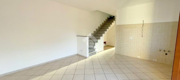 4-salle Appartement à Lariano, Italy No. 235454 8