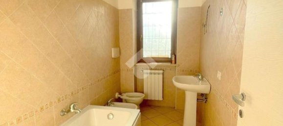 4-salle Appartement à Lariano, Italy No. 235454 10